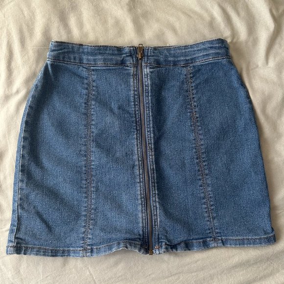 Forever 21 Denim Zipper Mini Skirt (Medium) - Picture 1 of 3